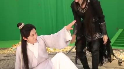 【择天记小剧场】花絮:长生小黑龙挑战无实物表演绿幕实在太考验想象