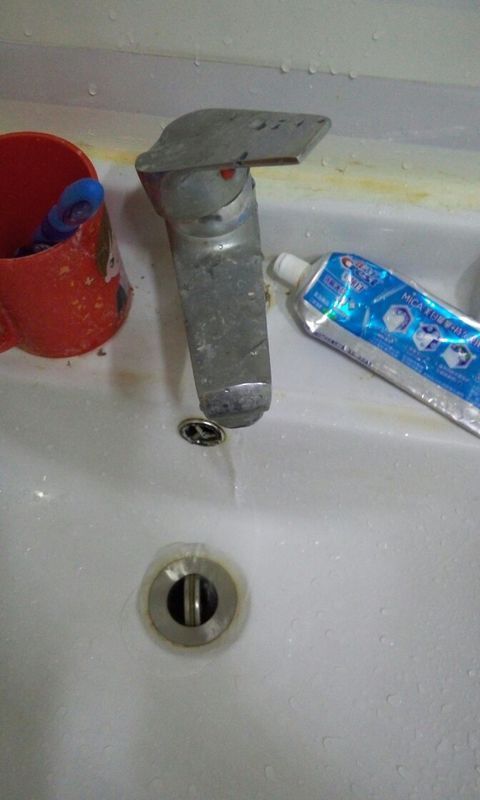 这种水龙头,水流慢是怎么回事,不是水压的问题,接口拆