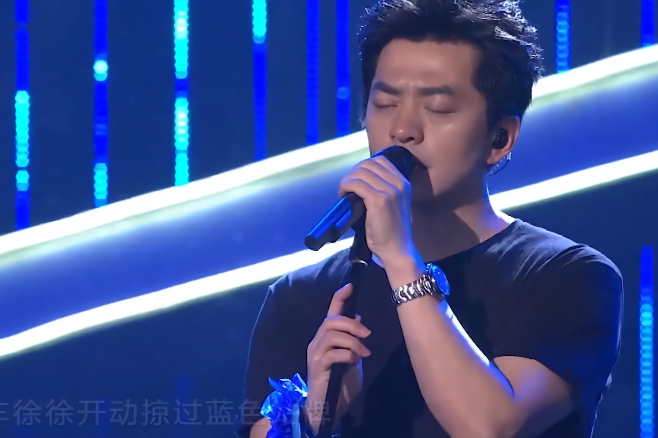 李健这首《车站》,唱哭了多少分别之人,前奏一响就泪流满面
