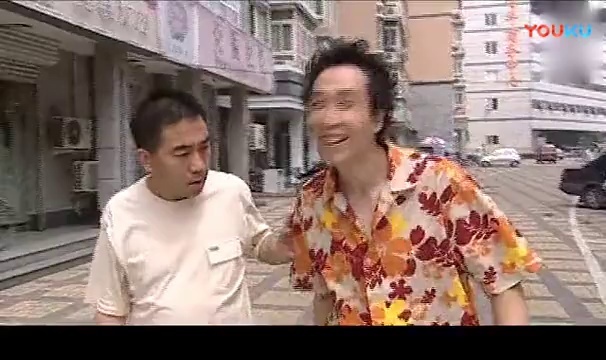 杨光的快乐生活: 杨光带条子来到理发店, 帮条子设计新的发型