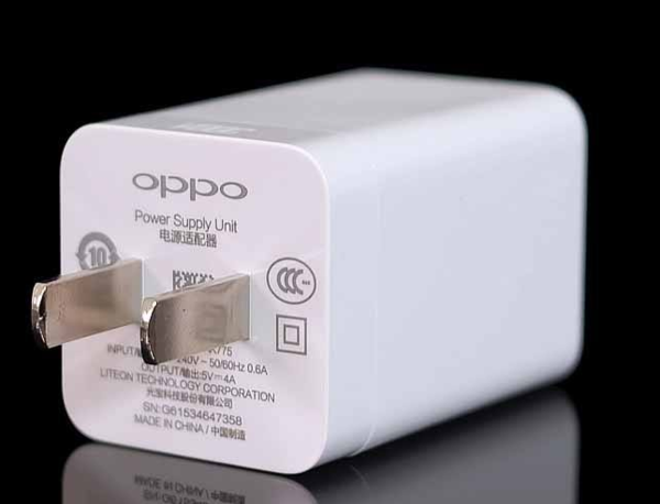 oppor9充电器,oppor9充电器图片 oppo r9是支持闪充的充电器.是5v4.5a的输出.