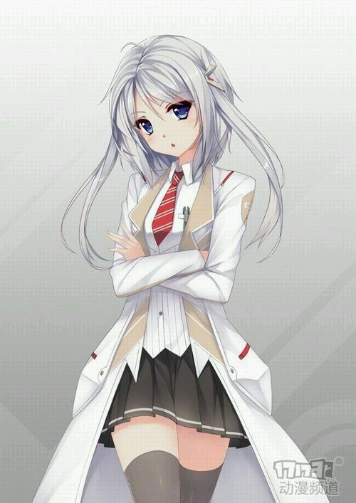 白发蓝瞳美少女