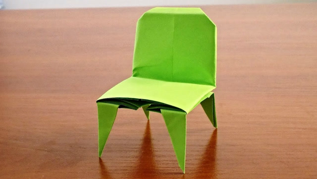 教你制作折纸小椅子,折叠方法简单,非常适合小朋友练习