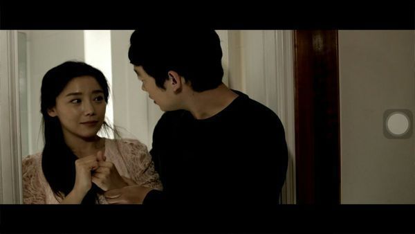 韩国电影《热情的邻居》里面,这个女演员是谁啊!