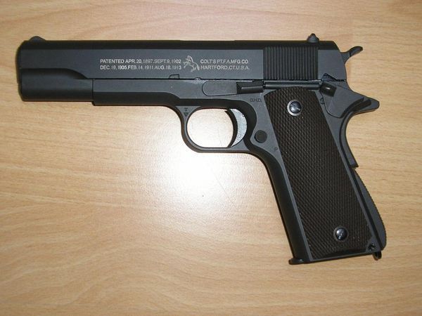 tercel m1911a1 gbb pistol(雄鹰m1911a1气动手枪),也就是仿制柯尔特m