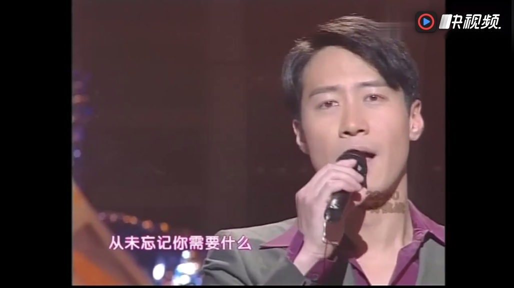 97年黎明这首神曲横扫香港乐坛, 让他拿奖拿到手软