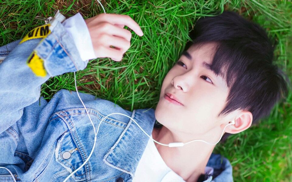 《亲爱的客栈》中易烊千玺说的这个小秘密,请问王源知道吗?视频