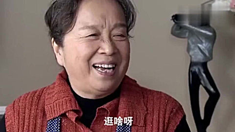 双面胶:婆婆唉声叹气,担心儿子遭罪,儿子表情亮咯