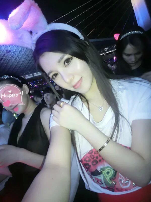 此女是谁啊,求解答.据说是网络红人.