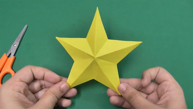 小朋友最喜欢的手工折纸剪纸 五角星视频教学 装饰完美的童年