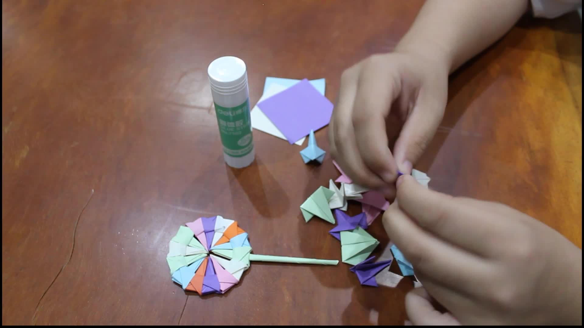 儿童 手工可爱彩色 棒棒糖折纸制作