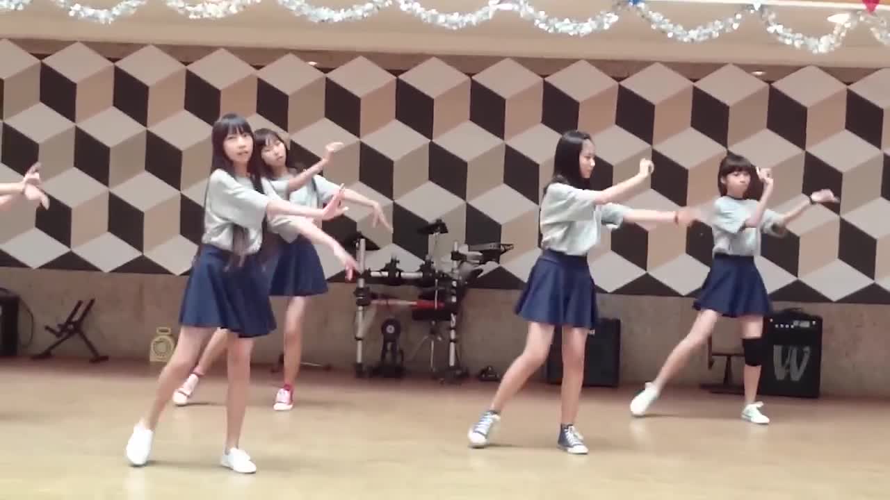 适合初中女生霸气舞蹈图片