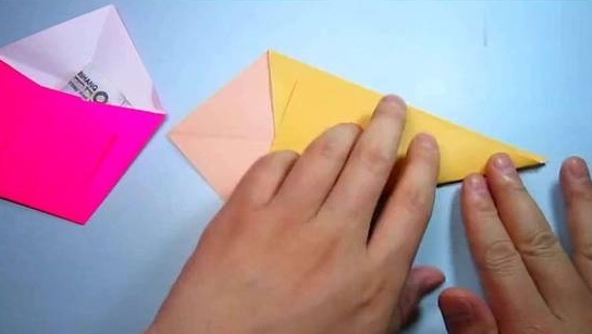 简单的折纸小口袋钱包,2分钟几个步骤就能完成!