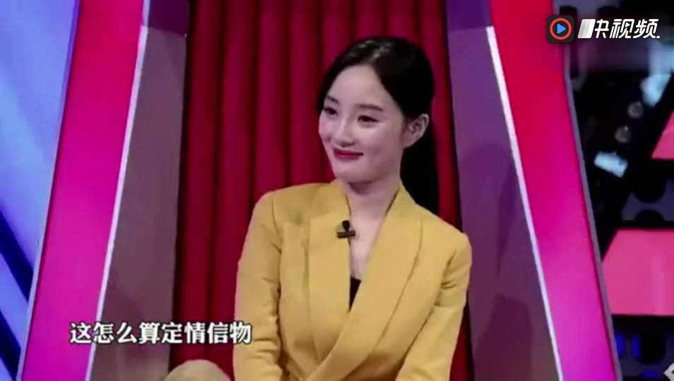 吐槽大会上曹云金已经告诉我们李小璐是什么人, 只是当时大家不相信