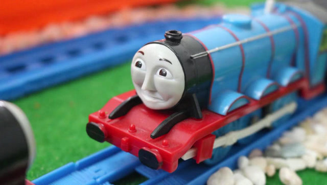 高登小火车的歌声,托马斯和他的朋友们亲子玩具故事