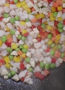 家政女皇之鲜虾土豆梨塑性大赏 鸡里蹦白汁技法大不同