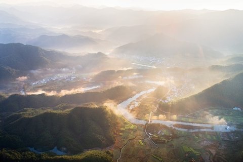 绿色朦胧乡村田园风景壁纸