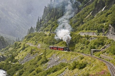 瑞士齿轨登山列车图片