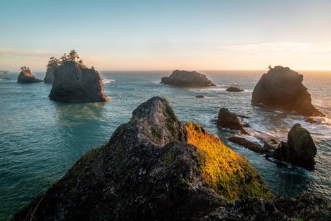 大海礁石海岸图片