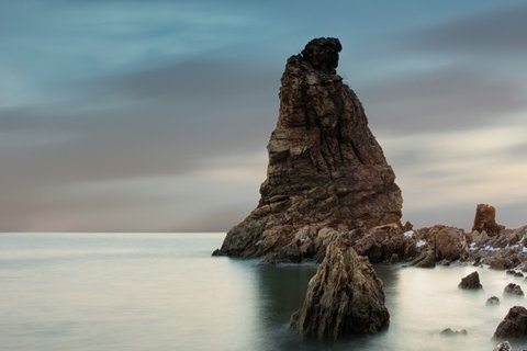 海边礁石风景高清图片