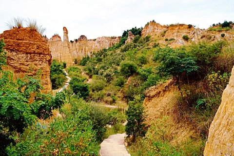 云南元谋浪巴铺土林风景图片