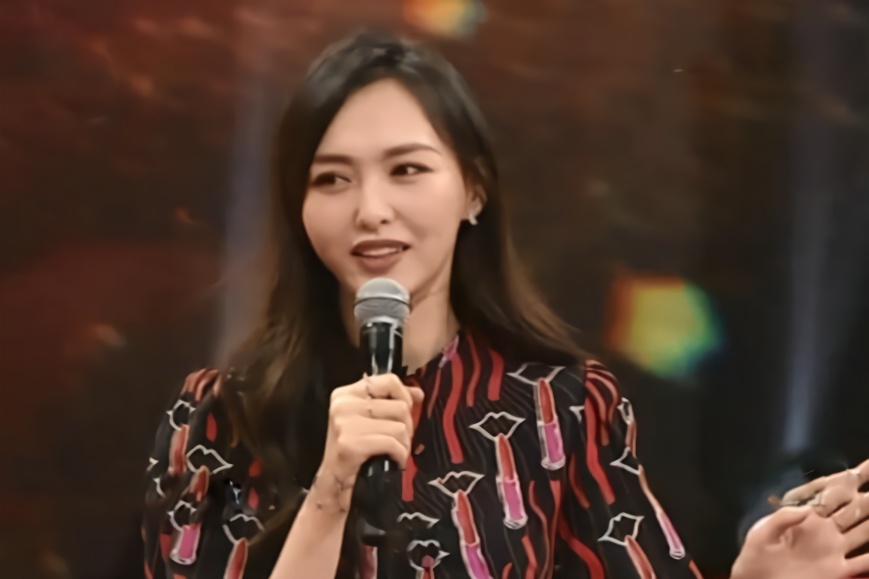 可凡倾听:唐嫣节目上与主持人互飙家乡话,这口音的确很上海
