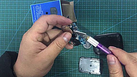 蓝牙门禁卡电池更换方法