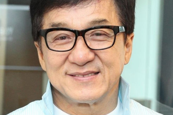 成龙为什么叫jackiechan,chan不是chen