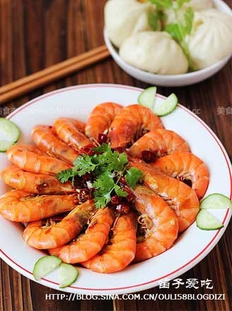 蒜:4克;  食盐:4克;  白酒:4克;  植物油:20克;  水煮香辣虾的做法