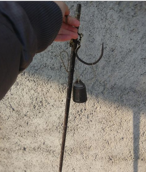 一把常用杆秤,其最大量程为20斤,秤杆的杆身上有两排刻度,靠称钩一端