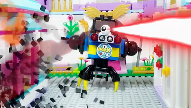 小丑来到城市召唤出两只机械虫怪! 复仇战士前来挑战!