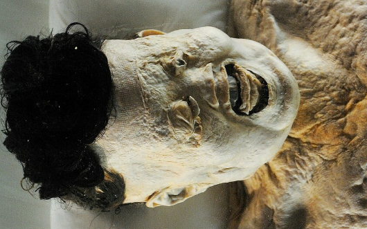 江西发现明代古墓棺内女尸完好,考古发现中还有类似的古尸吗?