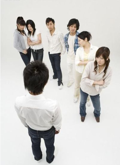 曾经在班上被排挤被孤立的同学现在过得怎么样了?