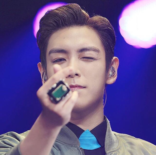 求这张top崔胜贤高清无水印图片当头像用的谢谢