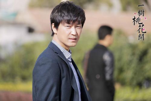 《一树桃花开》谢启明扮演者是谁?
