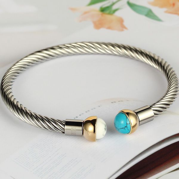 23 你好,你可以送一些情侣款的东西的,手镯,摆设或十字绣之类的 00 用