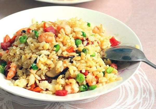 炒冷饭,炒冷饭怎样做才好吃