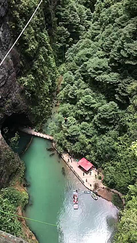 贵州开阳猴耳天坑秋千