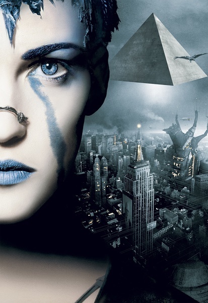 求电影名字 地球上空出现金字塔 有个会流蓝眼泪的女的