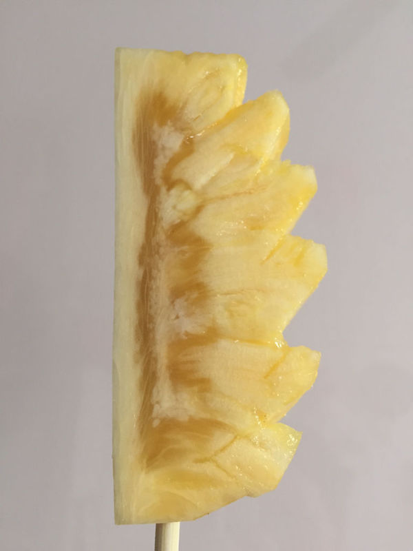 菠萝这样能吃吗?怎么感觉坏了的样子?