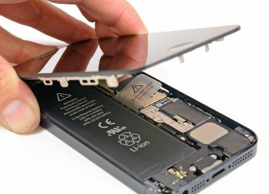 苹果5S换电池后盖怎么打开?