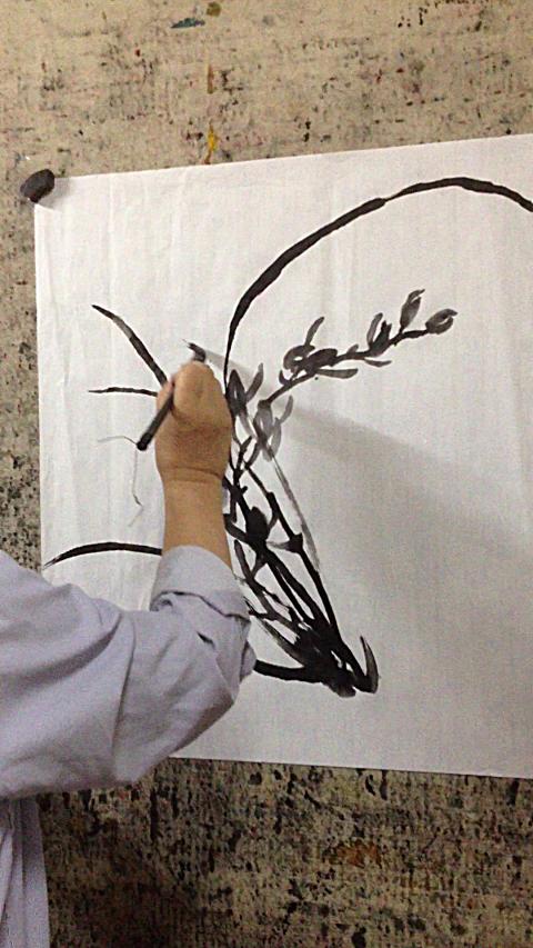 003国画家杨君正先生画兰