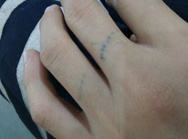 我手上这种笔纹身能不能洗掉、要用什么办法来