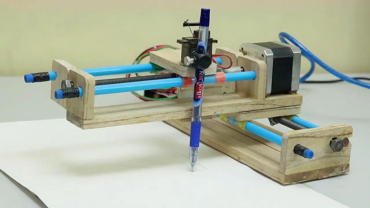 牛人 b>自制打印机 /b>,打印效果还真不错,动手能力强的朋友可以做做