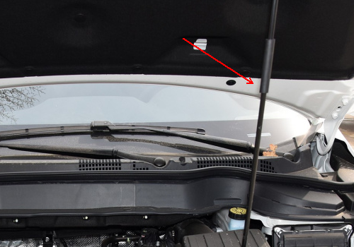 五菱荣光obd接口在哪