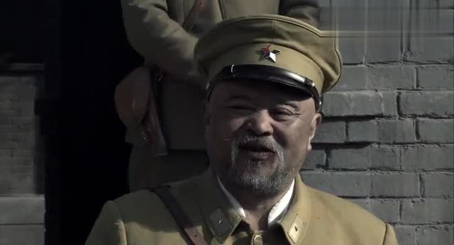 地道战:八路军高传宝为藏粮食烧房,鬼子打听八路军下落用尽手段