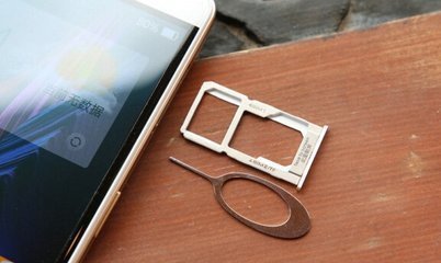 oppo r7s怎么装sim卡?