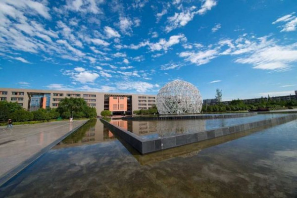 西华大学是几本