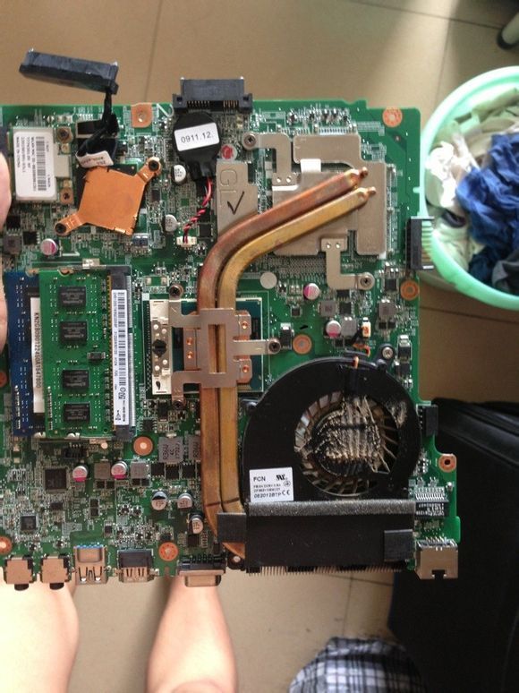 请问笔记本E1-471g的主板南桥 北桥分别是哪一块