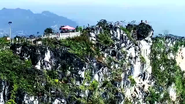 航拍 中国:贵州"悬崖村",住这么高, 生活用水从哪里来?